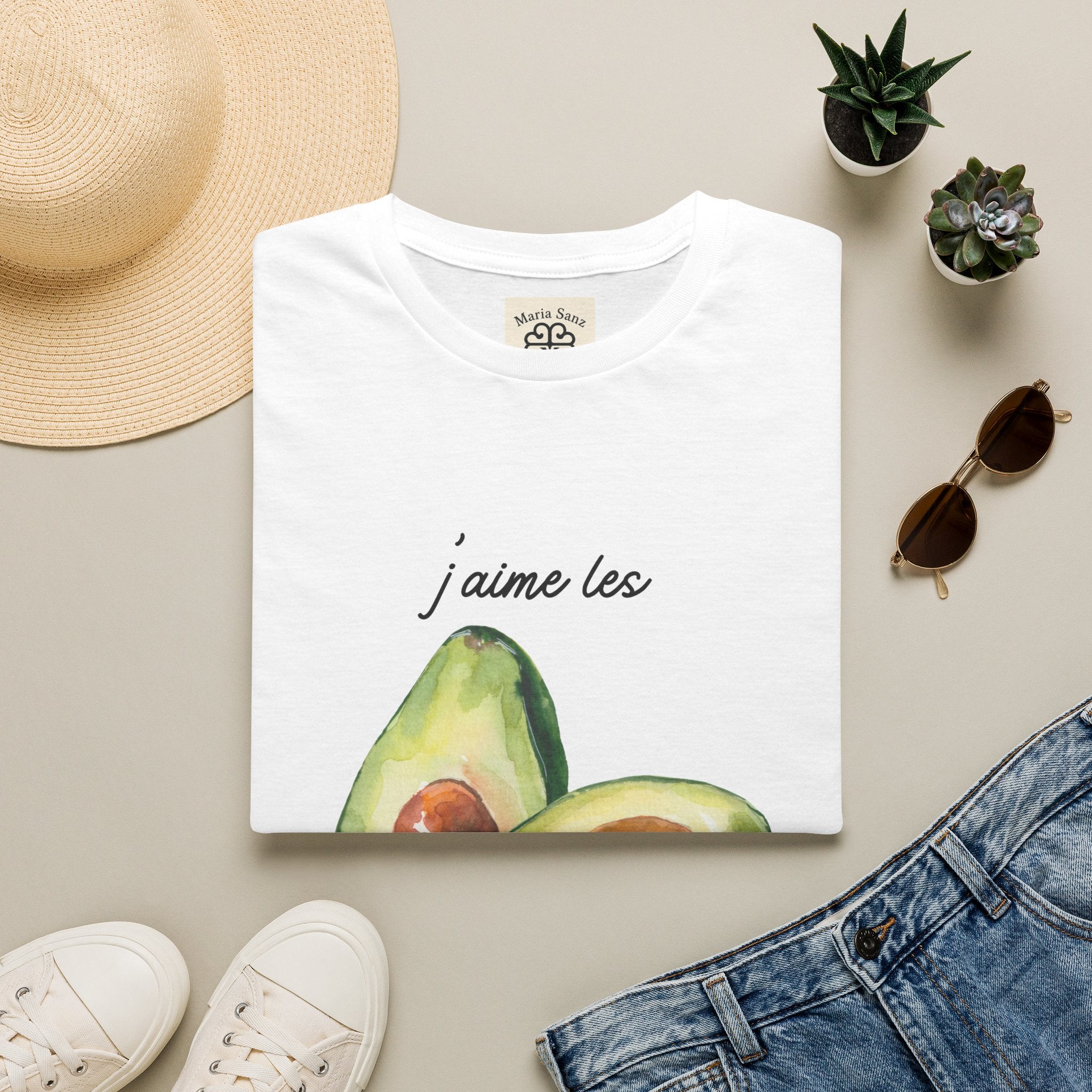 Avocado T-Shirt — "J'aime les Avocats" French Script Casual Tee