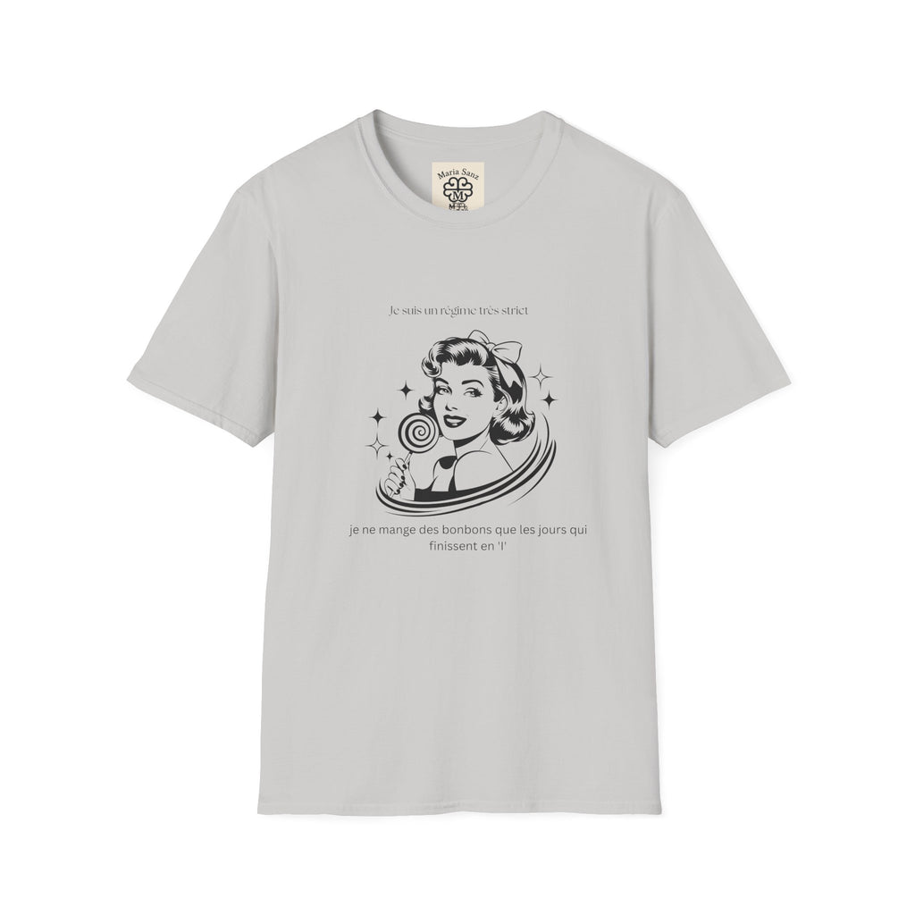 Retro Woman Graphic T-Shirt — "She Wants To Be Famous" Vintage Pop Art Tee