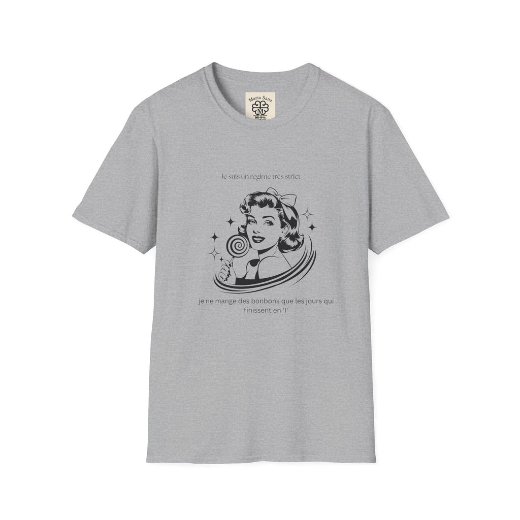 Retro Woman Graphic T-Shirt — "She Wants To Be Famous" Vintage Pop Art Tee