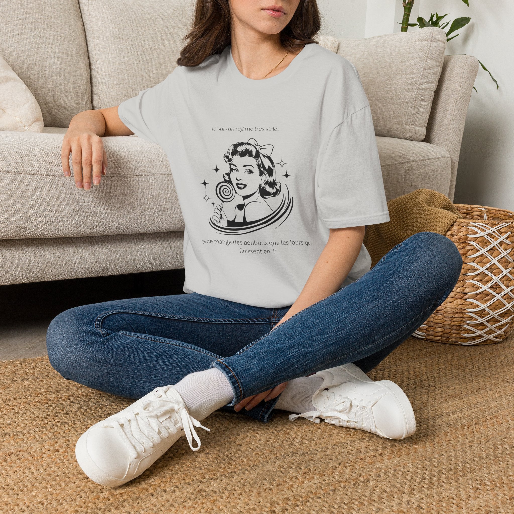 Retro Woman Graphic T-Shirt — "She Wants To Be Famous" Vintage Pop Art Tee