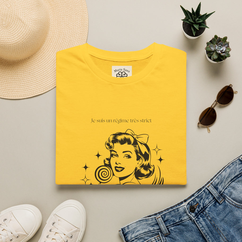 Retro Woman Graphic T-Shirt — "She Wants To Be Famous" Vintage Pop Art Tee