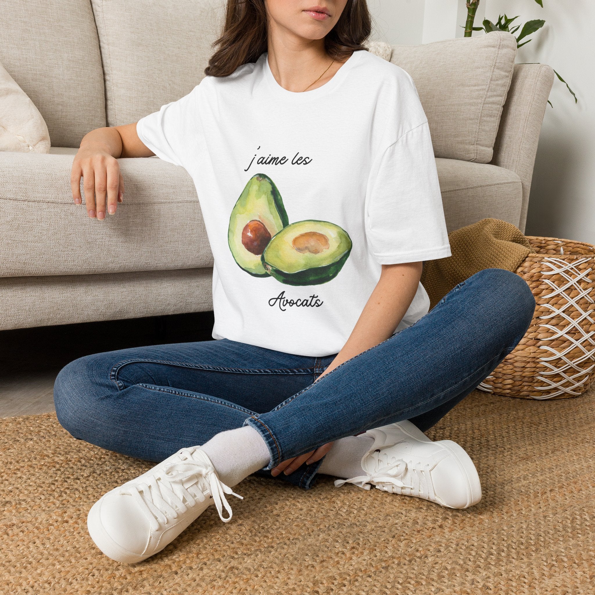 Avocado T-Shirt — "J'aime les Avocats" French Script Casual Tee
