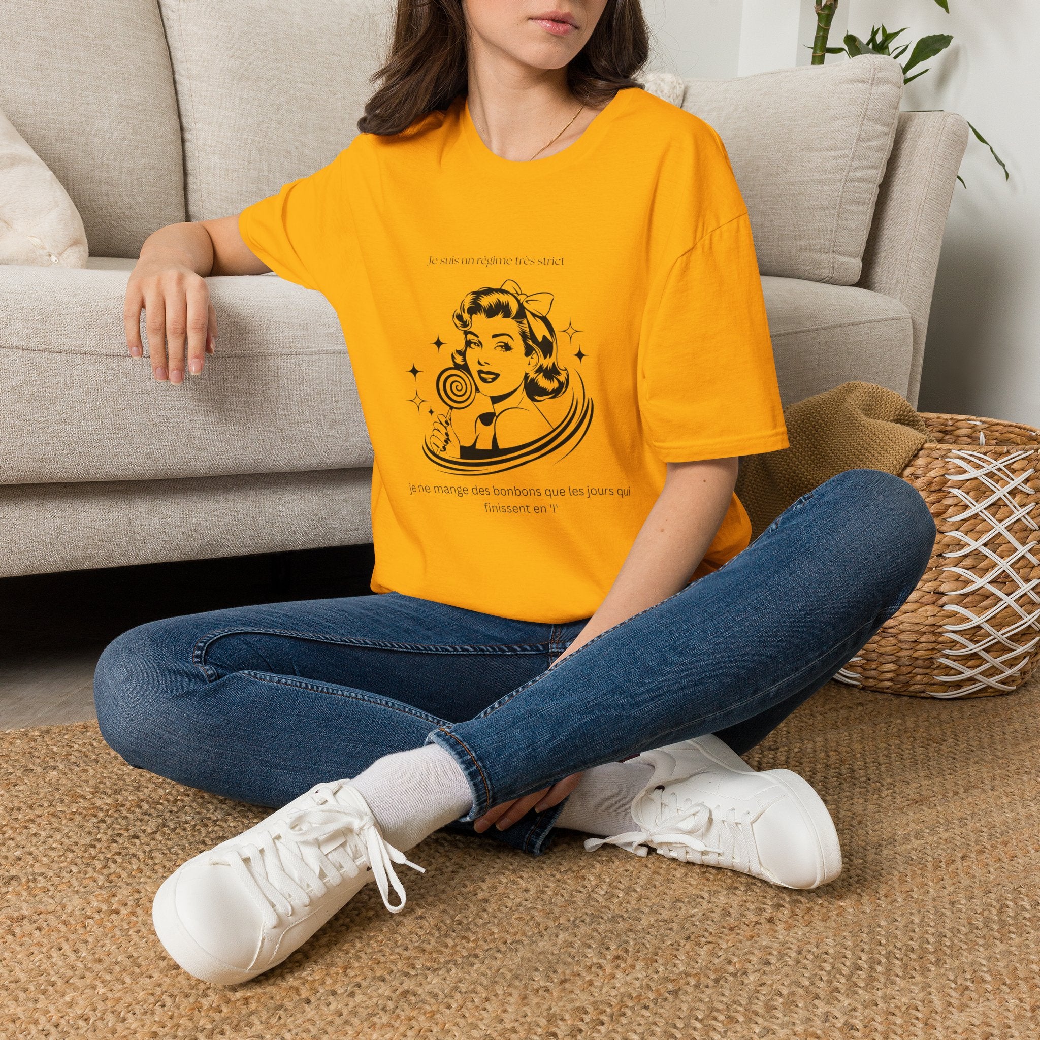 Retro Woman Graphic T-Shirt — "She Wants To Be Famous" Vintage Pop Art Tee