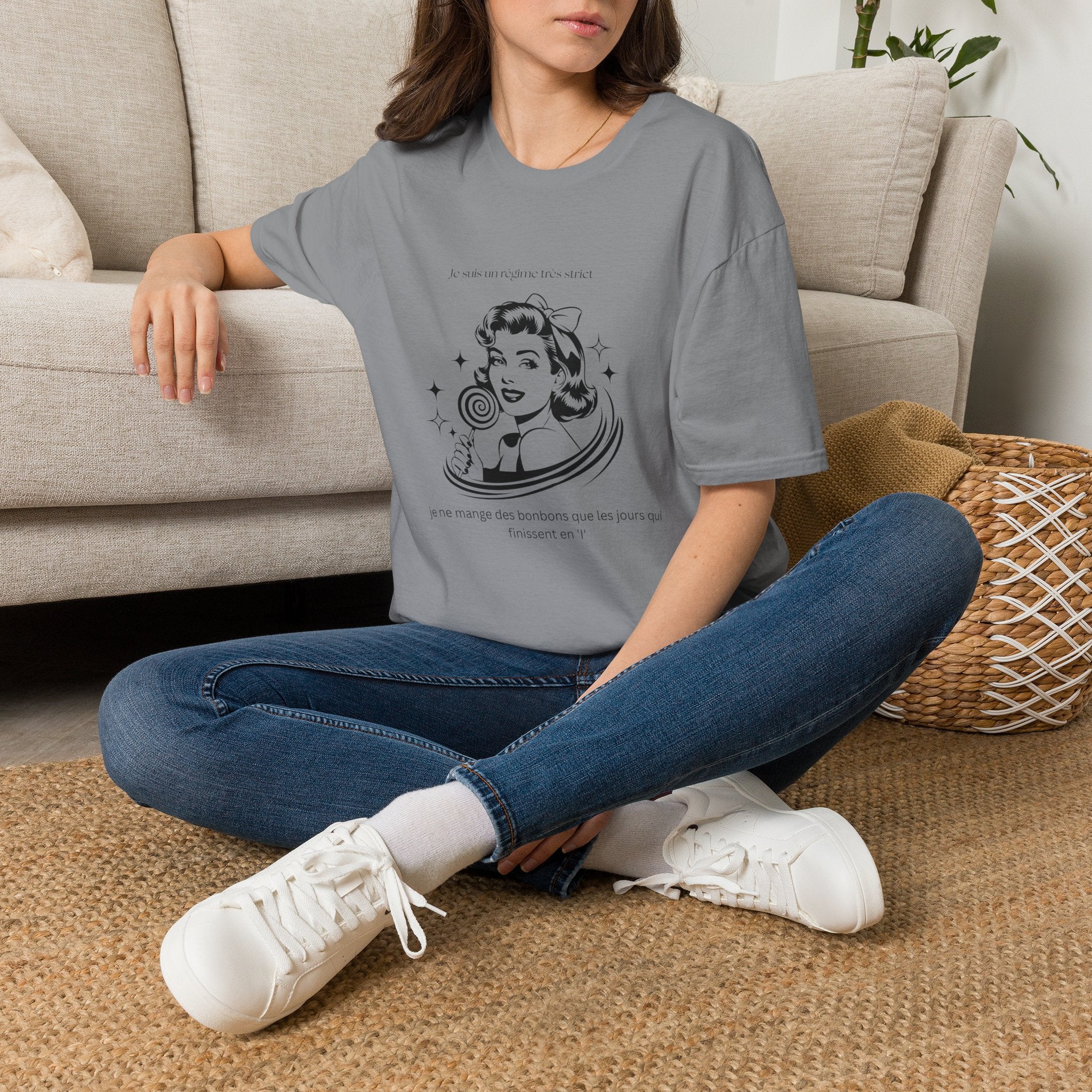 Retro Woman Graphic T-Shirt — "She Wants To Be Famous" Vintage Pop Art Tee